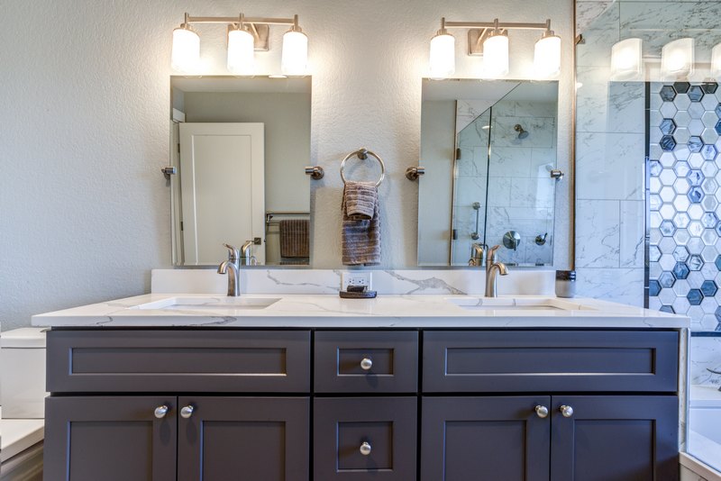 Kirkland Bathroom Vanity Top-quality Kirkland bathroom vanity in WA near 98033